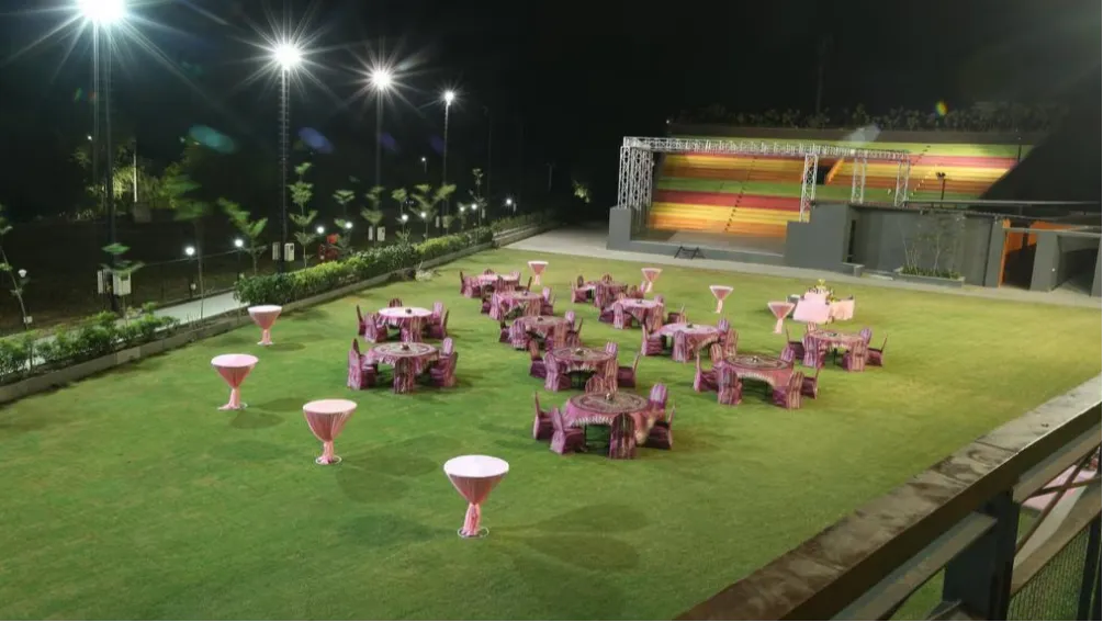 Outdoor Lawn 2